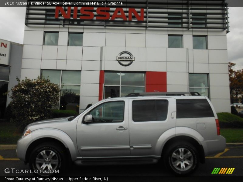 Silver Lightning Metallic / Graphite 2010 Nissan Pathfinder SE 4x4