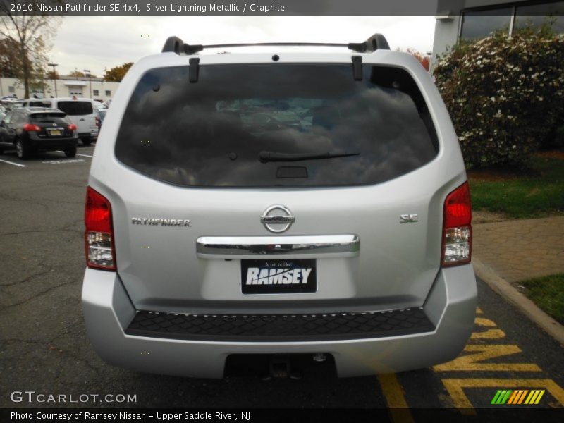 Silver Lightning Metallic / Graphite 2010 Nissan Pathfinder SE 4x4