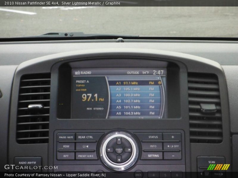 Silver Lightning Metallic / Graphite 2010 Nissan Pathfinder SE 4x4