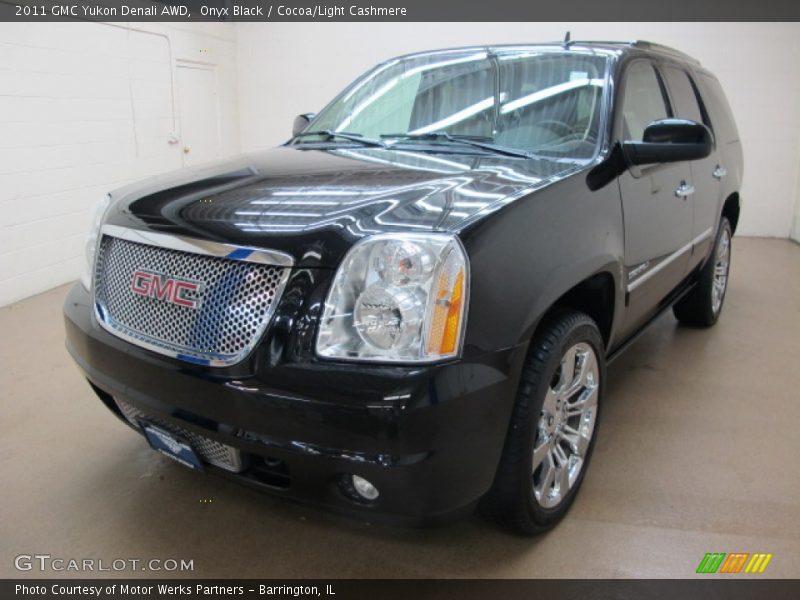 Onyx Black / Cocoa/Light Cashmere 2011 GMC Yukon Denali AWD
