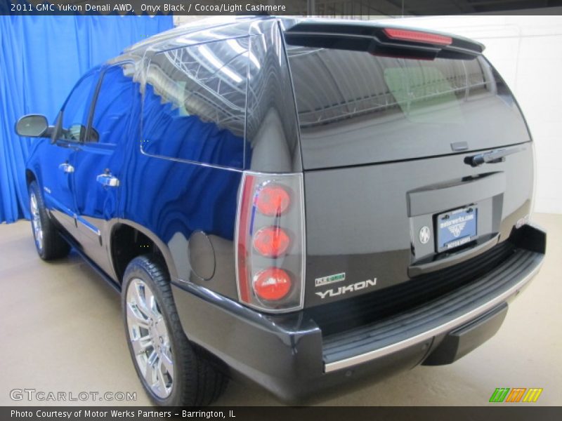 Onyx Black / Cocoa/Light Cashmere 2011 GMC Yukon Denali AWD