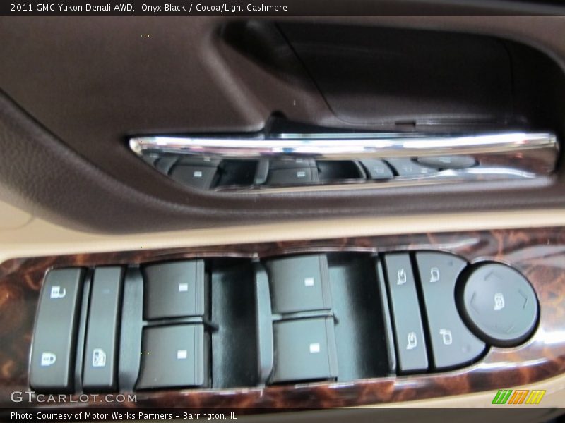 Onyx Black / Cocoa/Light Cashmere 2011 GMC Yukon Denali AWD