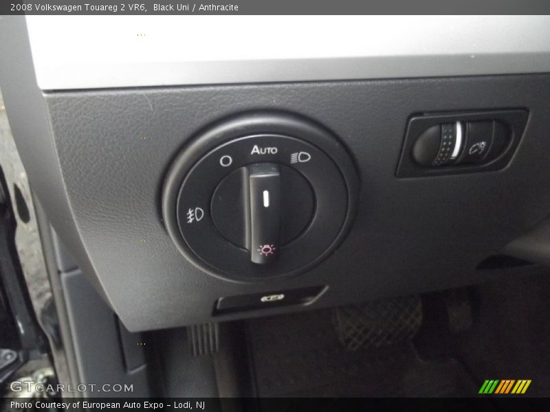 Black Uni / Anthracite 2008 Volkswagen Touareg 2 VR6
