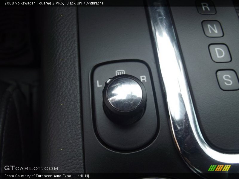 Black Uni / Anthracite 2008 Volkswagen Touareg 2 VR6