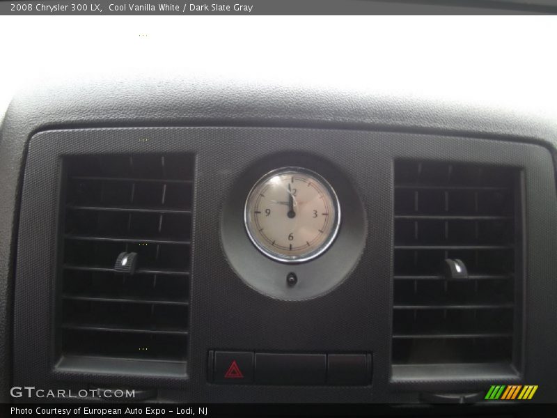 Cool Vanilla White / Dark Slate Gray 2008 Chrysler 300 LX