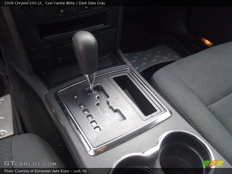 Cool Vanilla White / Dark Slate Gray 2008 Chrysler 300 LX