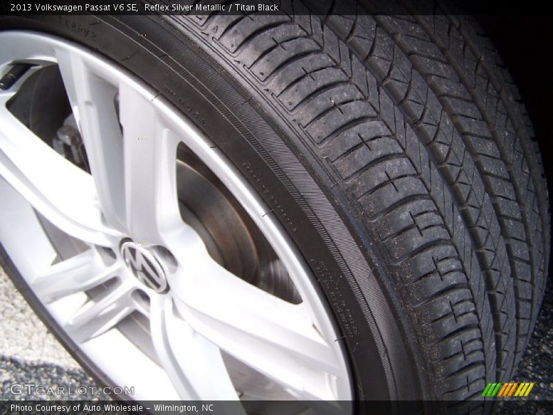 Reflex Silver Metallic / Titan Black 2013 Volkswagen Passat V6 SE