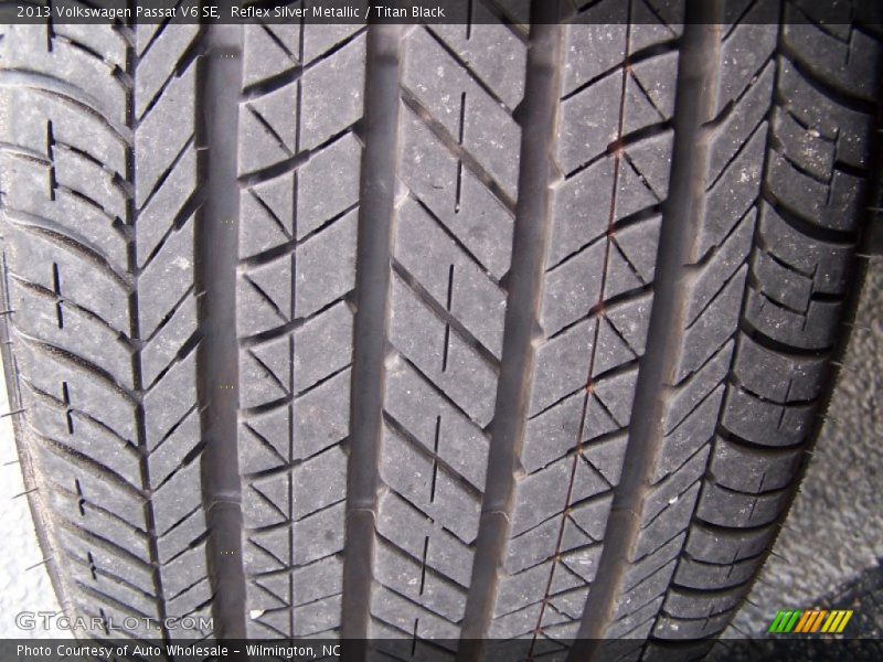Reflex Silver Metallic / Titan Black 2013 Volkswagen Passat V6 SE
