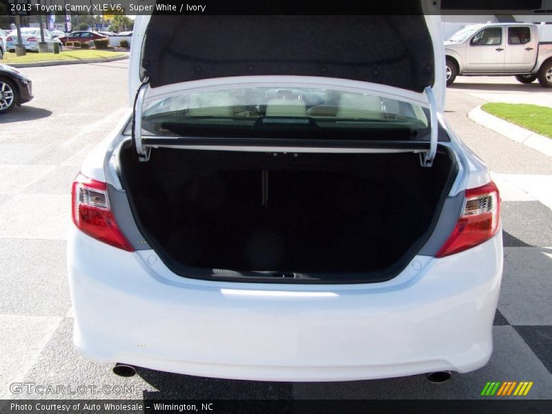 Super White / Ivory 2013 Toyota Camry XLE V6