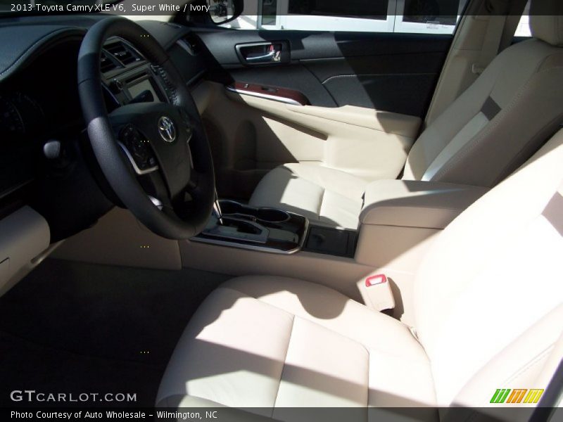 Super White / Ivory 2013 Toyota Camry XLE V6