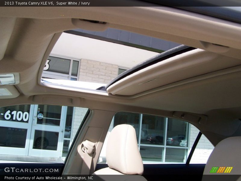 Super White / Ivory 2013 Toyota Camry XLE V6