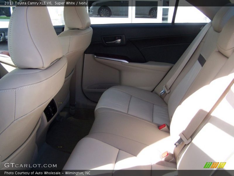 Super White / Ivory 2013 Toyota Camry XLE V6