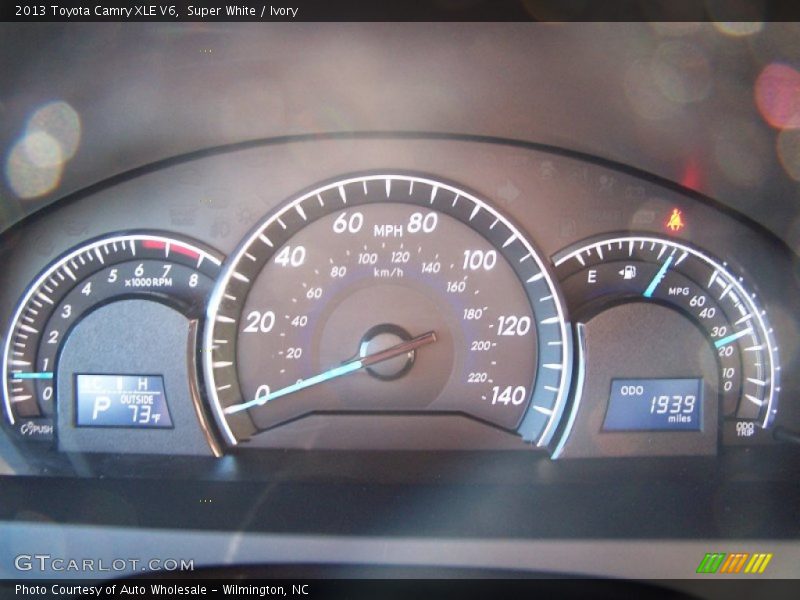 Super White / Ivory 2013 Toyota Camry XLE V6