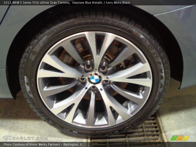 Neptune Blue Metallic / Ivory White/Black 2011 BMW 5 Series 550i xDrive Gran Turismo
