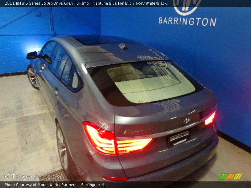 Neptune Blue Metallic / Ivory White/Black 2011 BMW 5 Series 550i xDrive Gran Turismo