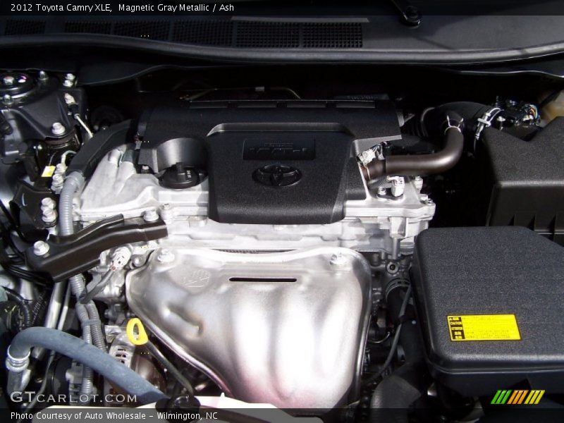 Magnetic Gray Metallic / Ash 2012 Toyota Camry XLE