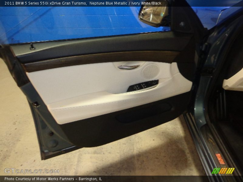 Neptune Blue Metallic / Ivory White/Black 2011 BMW 5 Series 550i xDrive Gran Turismo