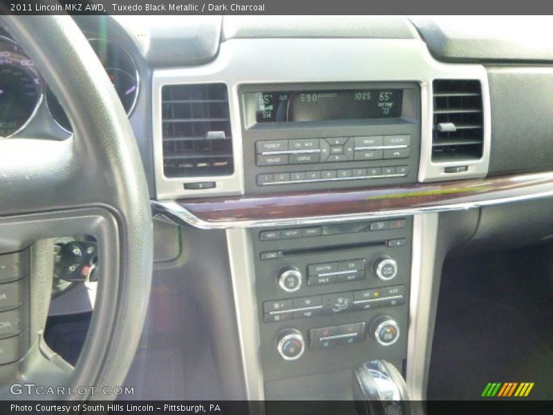 Tuxedo Black Metallic / Dark Charcoal 2011 Lincoln MKZ AWD