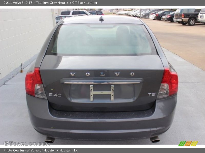 Titanium Grey Metallic / Off Black Leather 2011 Volvo S40 T5