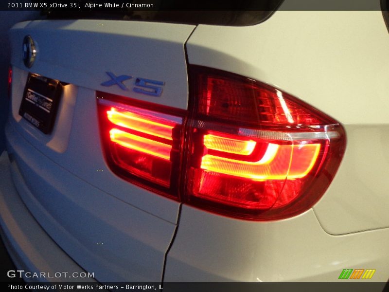 Alpine White / Cinnamon 2011 BMW X5 xDrive 35i