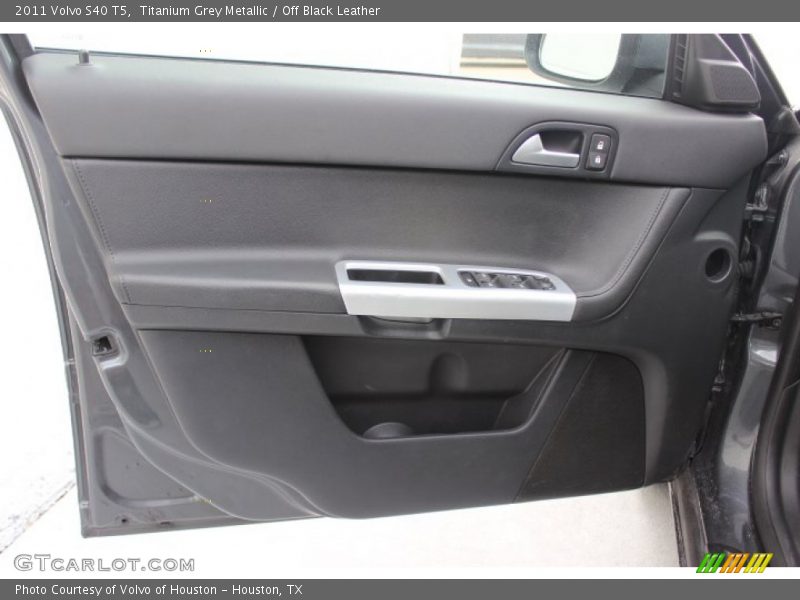 Titanium Grey Metallic / Off Black Leather 2011 Volvo S40 T5