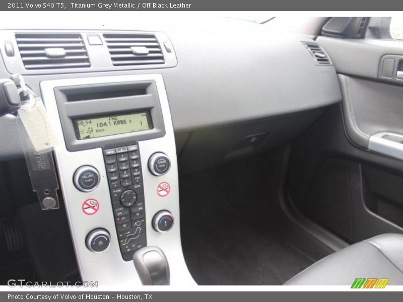 Titanium Grey Metallic / Off Black Leather 2011 Volvo S40 T5