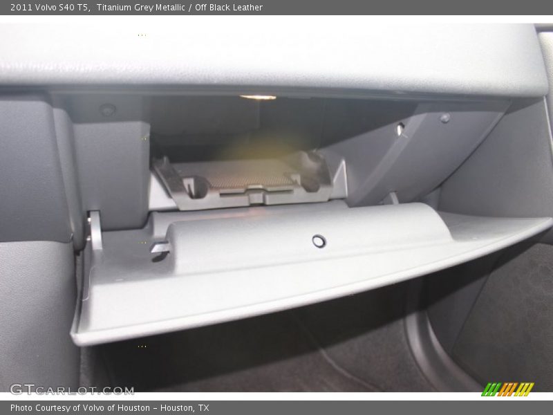 Titanium Grey Metallic / Off Black Leather 2011 Volvo S40 T5