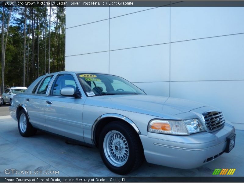 Front 3/4 View of 2000 Crown Victoria LX Sedan