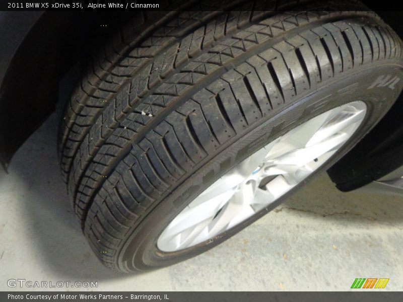 Alpine White / Cinnamon 2011 BMW X5 xDrive 35i