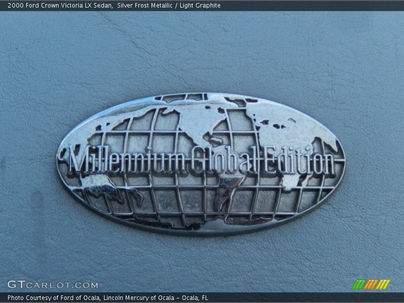 Silver Frost Metallic / Light Graphite 2000 Ford Crown Victoria LX Sedan