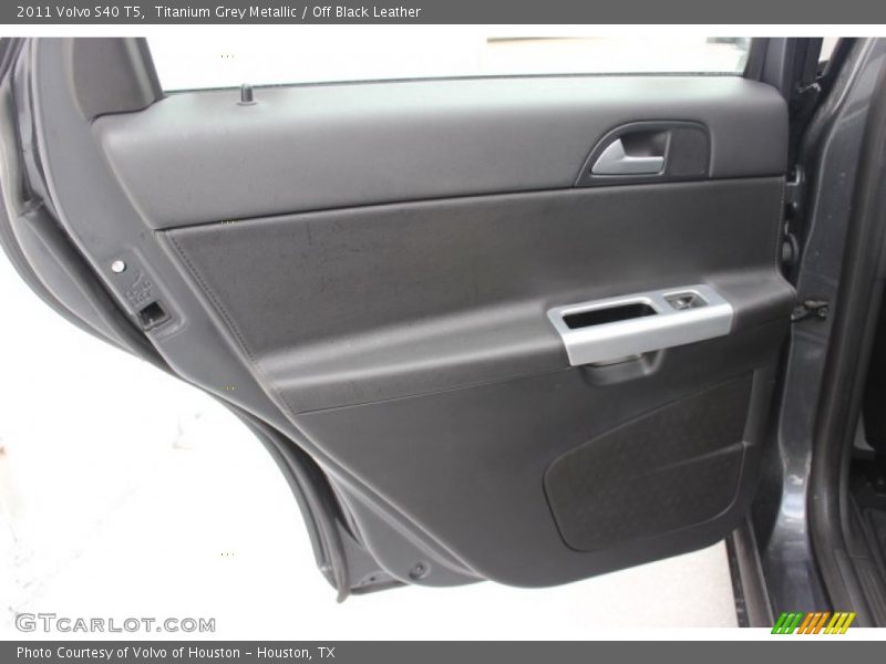 Titanium Grey Metallic / Off Black Leather 2011 Volvo S40 T5