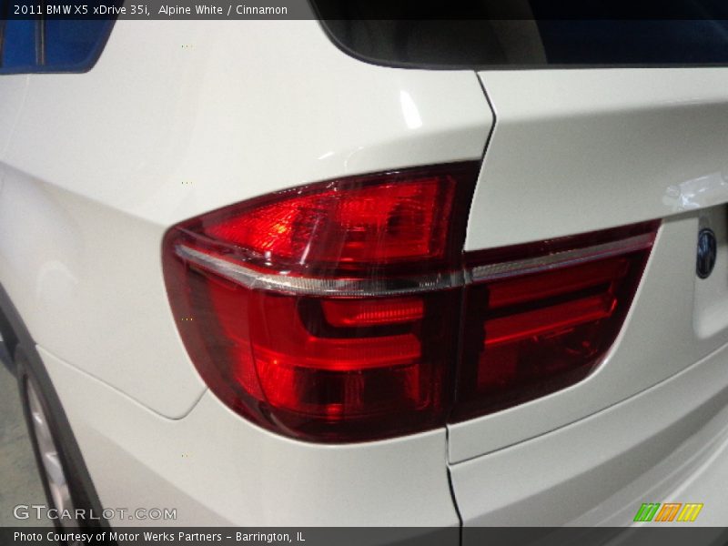 Alpine White / Cinnamon 2011 BMW X5 xDrive 35i