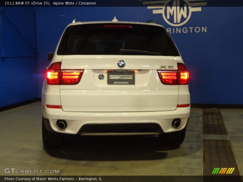Alpine White / Cinnamon 2011 BMW X5 xDrive 35i