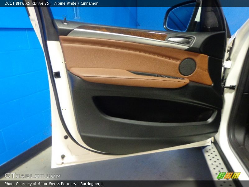 Alpine White / Cinnamon 2011 BMW X5 xDrive 35i