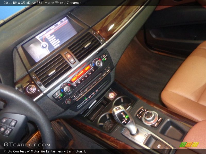 Alpine White / Cinnamon 2011 BMW X5 xDrive 35i