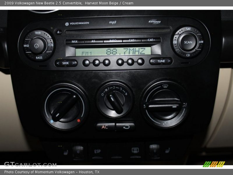 Harvest Moon Beige / Cream 2009 Volkswagen New Beetle 2.5 Convertible
