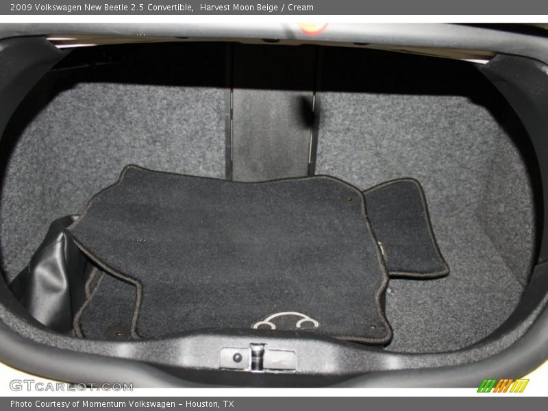 Harvest Moon Beige / Cream 2009 Volkswagen New Beetle 2.5 Convertible