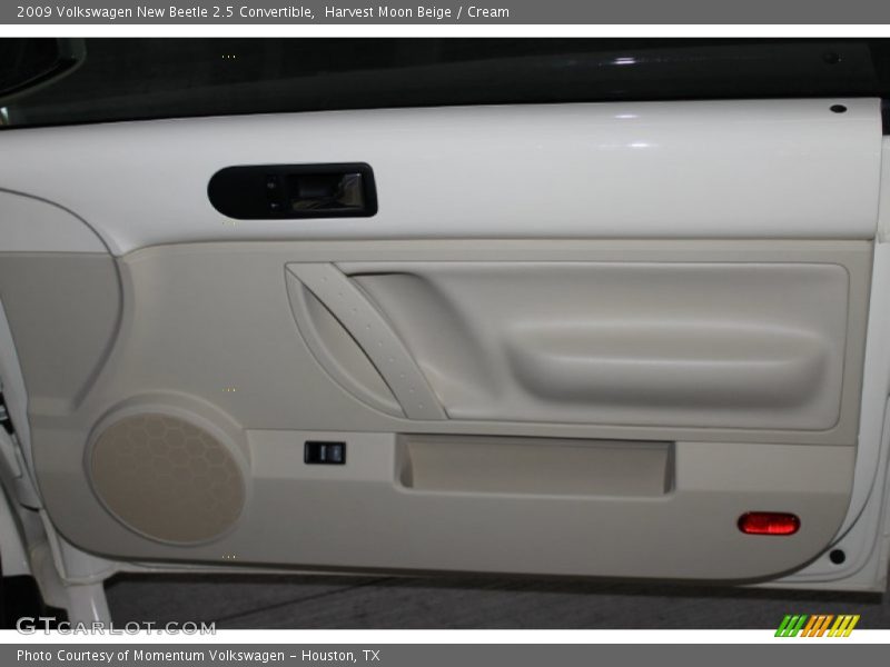 Harvest Moon Beige / Cream 2009 Volkswagen New Beetle 2.5 Convertible