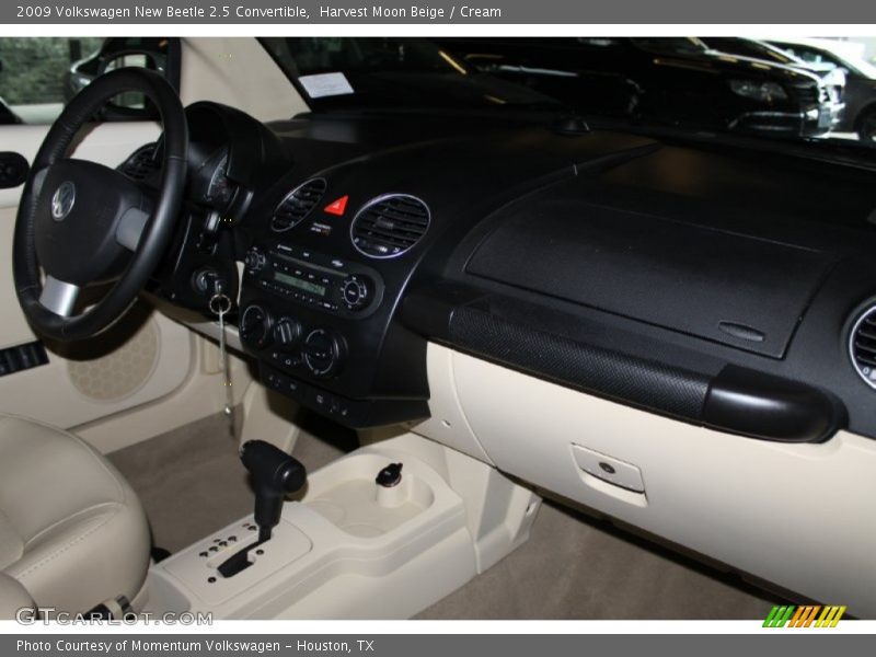 Harvest Moon Beige / Cream 2009 Volkswagen New Beetle 2.5 Convertible