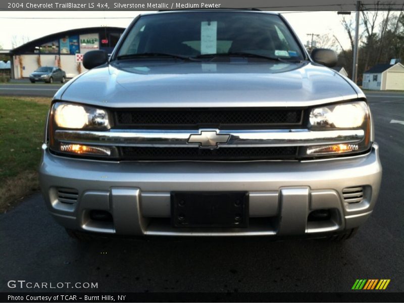 Silverstone Metallic / Medium Pewter 2004 Chevrolet TrailBlazer LS 4x4