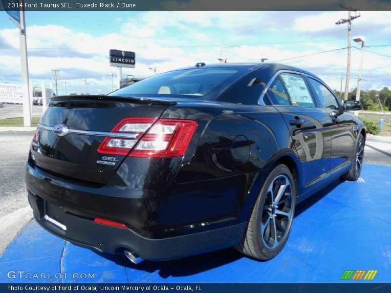 Tuxedo Black / Dune 2014 Ford Taurus SEL