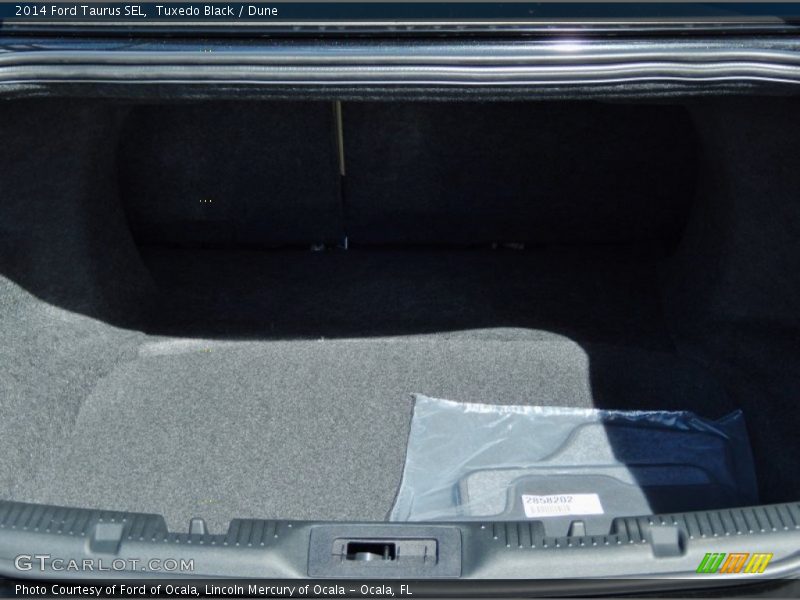 Tuxedo Black / Dune 2014 Ford Taurus SEL