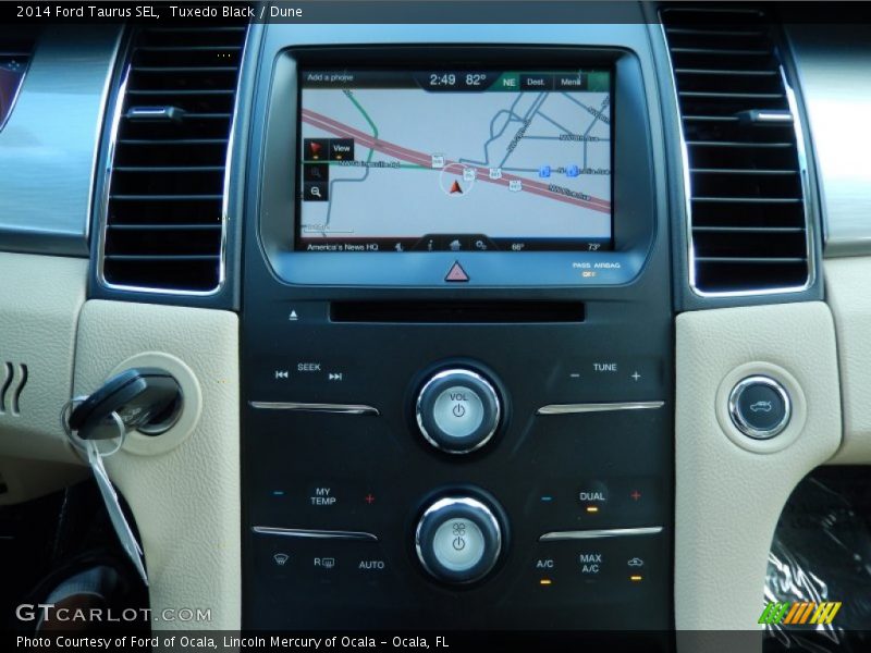 Tuxedo Black / Dune 2014 Ford Taurus SEL