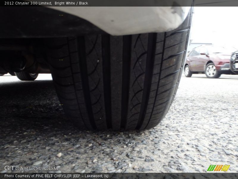 Bright White / Black 2012 Chrysler 300 Limited