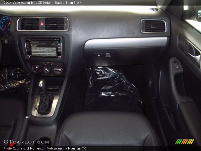 Black / Titan Black 2014 Volkswagen Jetta SE Sedan