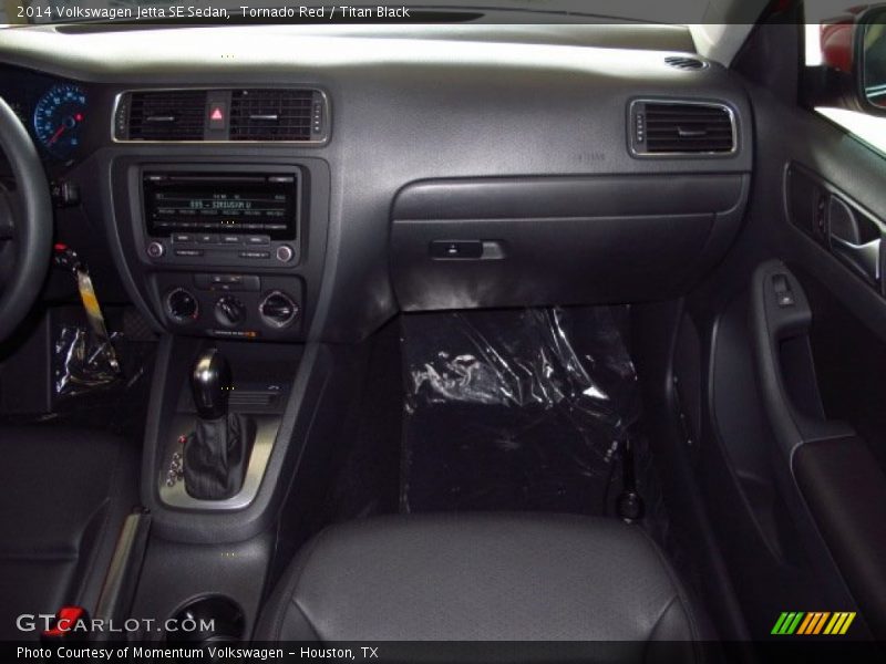 Tornado Red / Titan Black 2014 Volkswagen Jetta SE Sedan