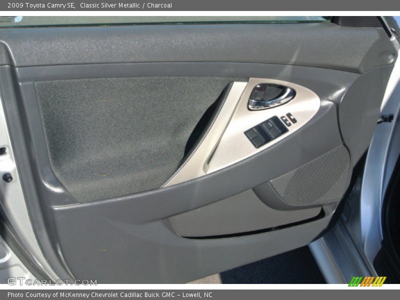 Classic Silver Metallic / Charcoal 2009 Toyota Camry SE