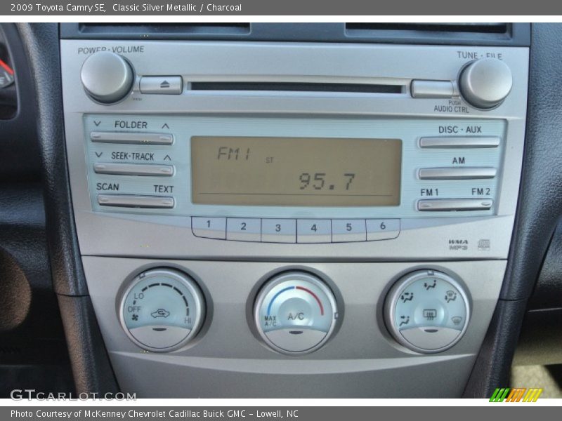 Classic Silver Metallic / Charcoal 2009 Toyota Camry SE