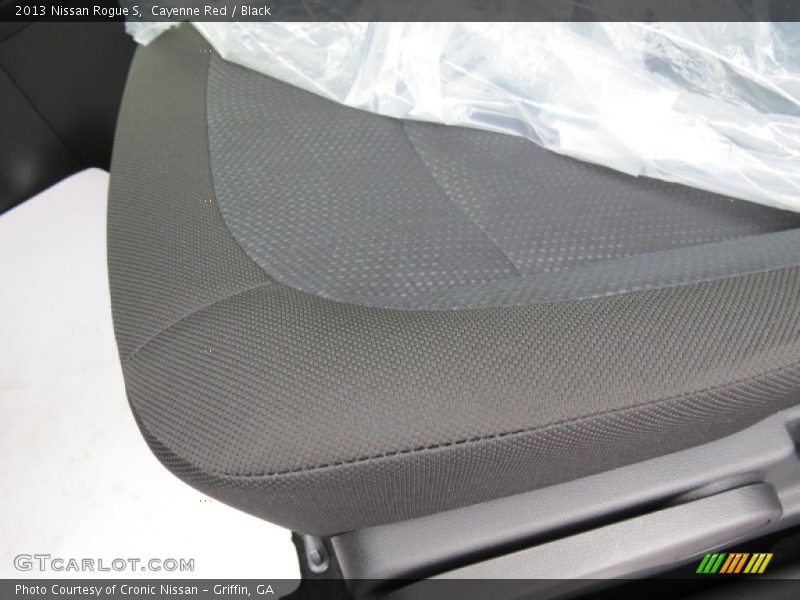Cayenne Red / Black 2013 Nissan Rogue S