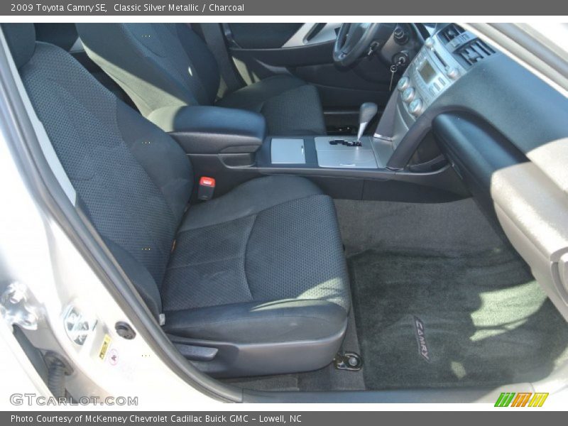 Classic Silver Metallic / Charcoal 2009 Toyota Camry SE